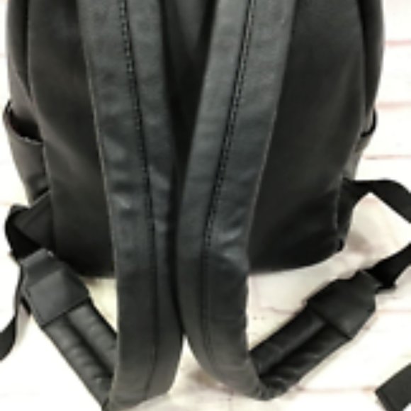 Betsey Johnson Logo Bone And Black Shoulder Backpack w/ Matching Change Purse - Picture 9 of 11